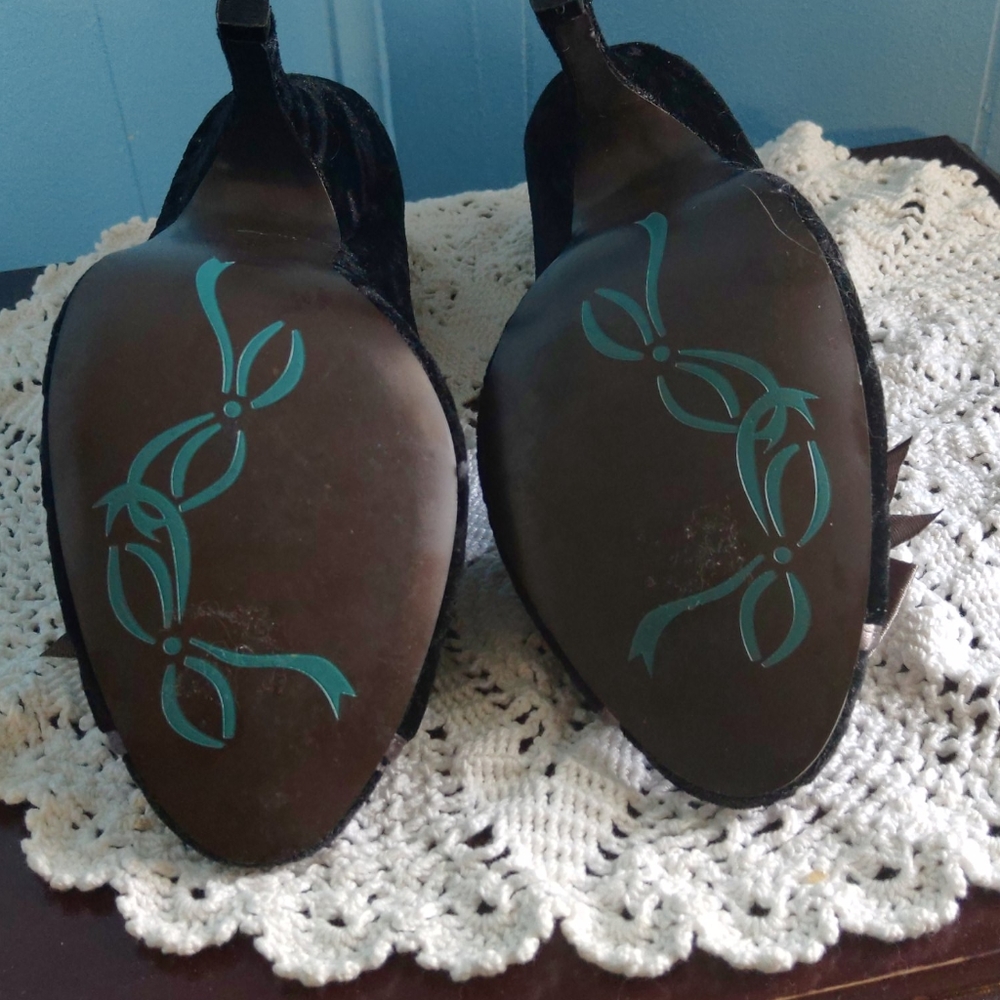 High Heels - Picture 3 of 8